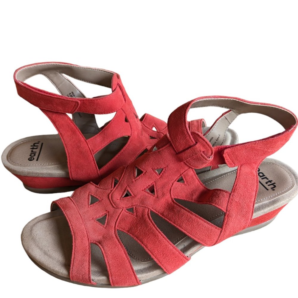 Women's Earth Pisa Chatham suede strappy sandals, spicy red, size 9.5 W